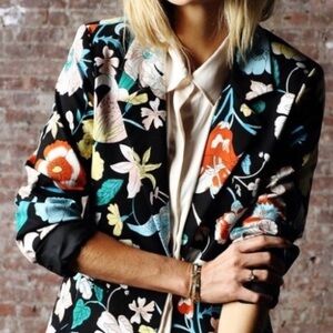 Pencey Standard x Jessica Hart floral blazer. Structured one button closure 0